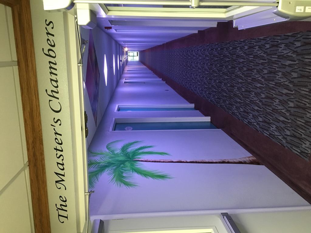 California Palms Hotel And Suites Austintown Exterior foto